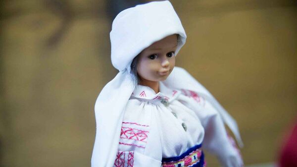 Куклы в народных костюмах регионов Латвии Куклы в народных костюмах регионов Латвии - Sputnik Латвия