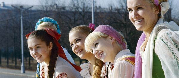 Солисты Государственного ансамбля танца Белорусской ССР - Sputnik Латвия