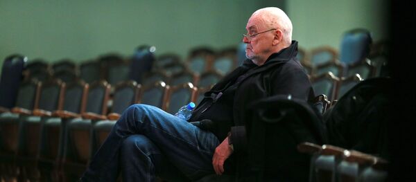 Режиссер Эймунтас Някрошюс во время репетиции спектакля Режиссер Эймунтас Някрошюс во время репетиции спектакля - Sputnik Латвия