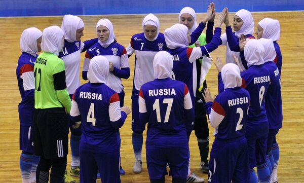 Товарищеский матч женских сборных по мини-футболу Россия - Иран Товарищеский матч женских сборных по мини-футболу Россия - Иран - Sputnik Латвия