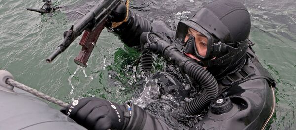 Тренировка пловцов-подводников Балтийской военно-морской базы - Sputnik Латвия