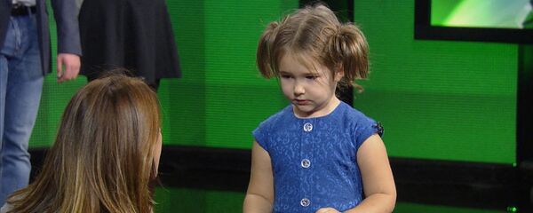 Девочка-полиглот, или Как четырехлетний ребенок говорит на семи языках - Sputnik Латвия