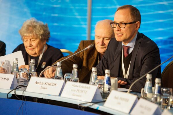 Директор Института внешней политики Латвии Андрис Спрудс (справа) - Sputnik Латвия