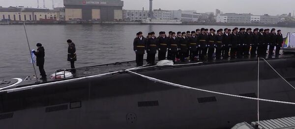 Флаг ВМФ России подняли на новой подлодке Великий Новгород в Санкт-Петербурге - Sputnik Латвия