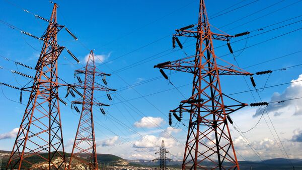 Elektroenerģijas padeves līnijas. Foto no arhīva - Sputnik Latvija