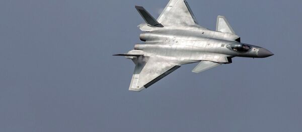 Ķīnas piektās paaudzes iznīcinātājs Chengdu J-20. Foto no arhīva Ķīnas piektās paaudzes iznīcinātājs Chengdu J-20. Foto no arhīva - Sputnik Latvija