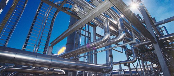 Завод по очистке газа на Усинском нефтяном месторождении Завод по очистке газа на Усинском нефтяном месторождении - Sputnik Latvija