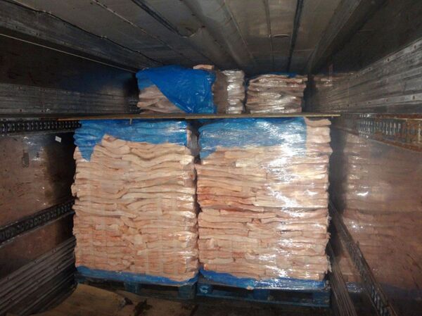 Контрабандное сало на Витебской таможне - Sputnik Латвия