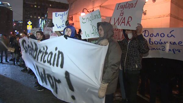 Англия - это война – митинг у посольства Великобритании прошел в Москве - Sputnik Латвия