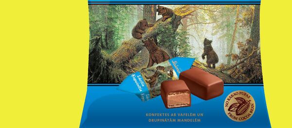Упаковка латвийских конфет Мишка косолапый - Sputnik Латвия