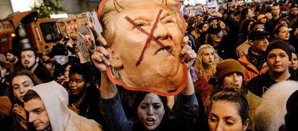 Акция протеста против Дональда Трампа в Нью-Йорке - Sputnik Латвия