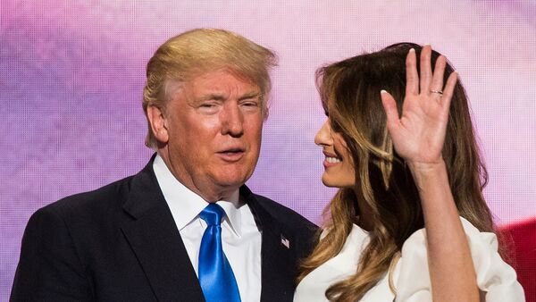Дональд Трамп с супругой Меланией - Sputnik Латвия