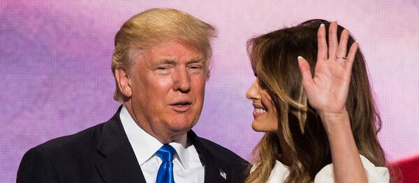 Дональд Трамп с супругой Меланией - Sputnik Латвия