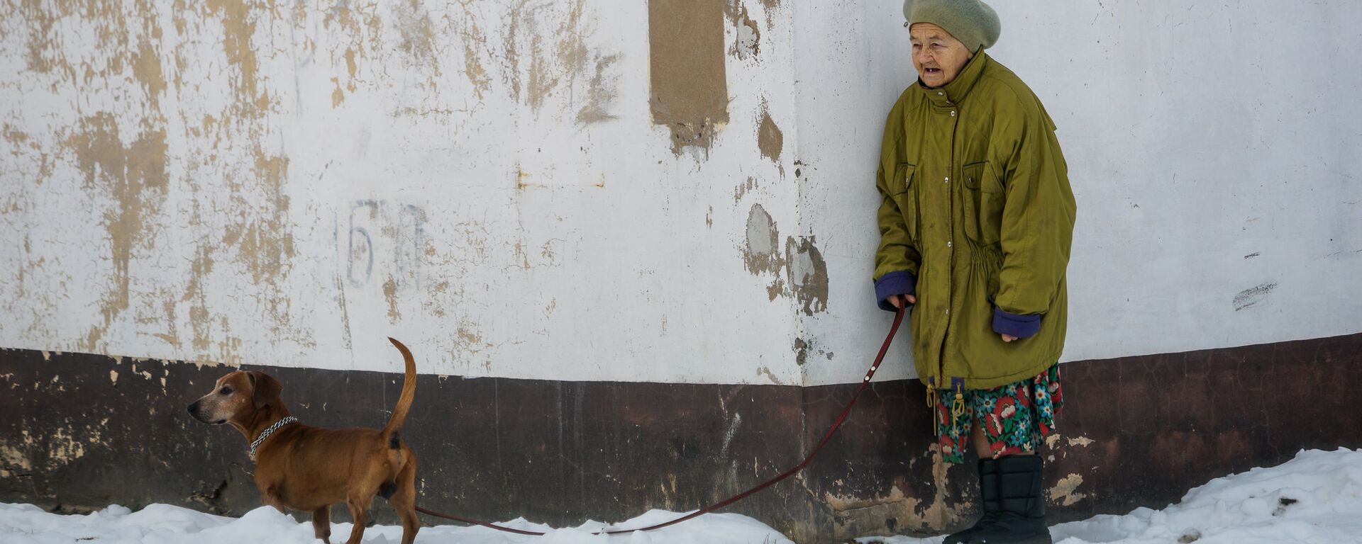 Жительница Лудзы с собачкой - Sputnik Latvija, 1920, 23.02.2021