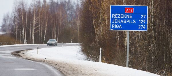 Город Лудза на окраине Латвии. Дорога А12 проходящая через город, магистраль транcпортного коридора Рига - Москва - Sputnik Латвия