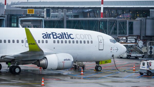 Самолет аirBaltic у Северного терминала аэропорта Риги - Sputnik Латвия