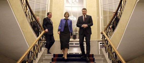 Встреча президента Латвии Раймондса Вейониса с президентом Эстонии Керсти Кальюлайд Встреча президента Латвии Раймондса Вейониса с президентом Эстонии Керсти Кальюлайд - Sputnik Латвия