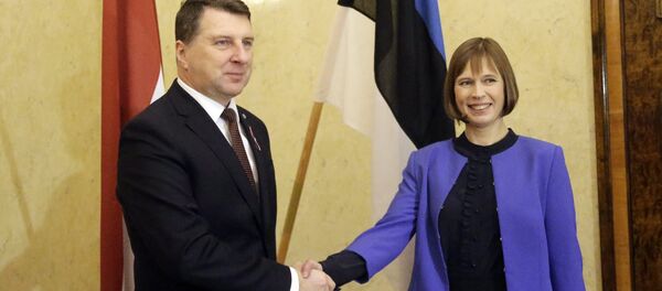 Встреча президента Латвии Раймондса Вейониса с президентом Эстонии Керсти Кальюлайд Встреча президента Латвии Раймондса Вейониса с президентом Эстонии Керсти Кальюлайд - Sputnik Latvija