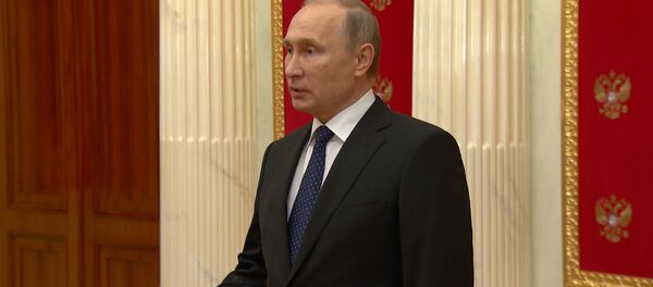 Путин назвал деградацией демократии резолюцию ЕП о противодействии российским СМИ Путин назвал деградацией демократии резолюцию ЕП о противодействии российским СМИ - Sputnik Латвия