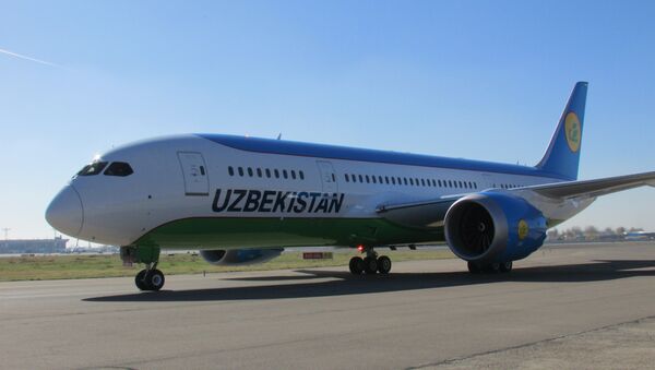 Узбекские авиалинии приняли в эксплуатацию еще один самолет Boeing 787-8 Dreamliner - Sputnik Латвия