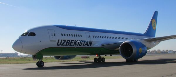 Узбекские авиалинии приняли в эксплуатацию еще один самолет Boeing 787-8 Dreamliner - Sputnik Латвия