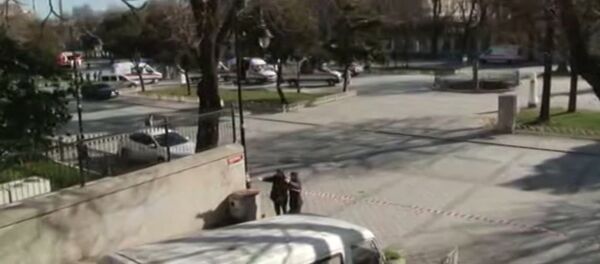 Первые кадры с места взрыва возле площади Султанахмет в центре Стамбула Первые кадры с места взрыва возле площади Султанахмет в центре Стамбула - Sputnik Латвия