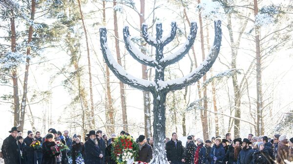 Мероприятие в Румбульском мемориале, посвященном 75-й годовщине уничтожения евреев из Рижского гетто - Sputnik Латвия