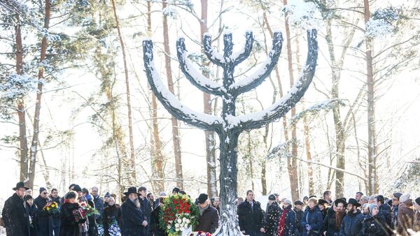 Мероприятие в Румбульском мемориале, посвященном 75-й годовщине уничтожения евреев из Рижского гетто - Sputnik Латвия