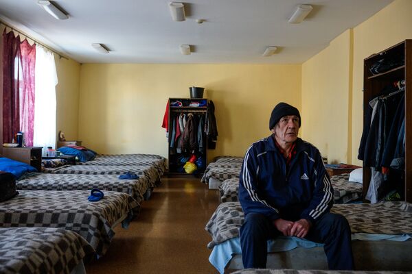 Обитатель ночлежки Сергей рассказывает о жизни - Sputnik Латвия