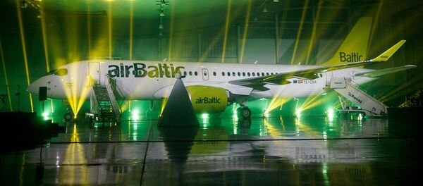 AirBaltic prezentēja lidmašīnu CS300 AirBaltic prezentēja lidmašīnu CS300 - Sputnik Latvija