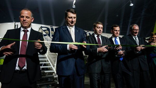 Презентация нового самолета Bombardier CS300 авиакомпании airBaltic - Sputnik Латвия