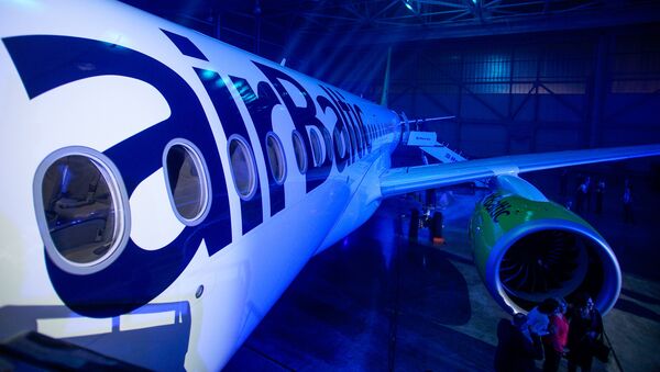 Презентация нового самолета Bombardier CS300 авиакомпании airBaltic - Sputnik Латвия