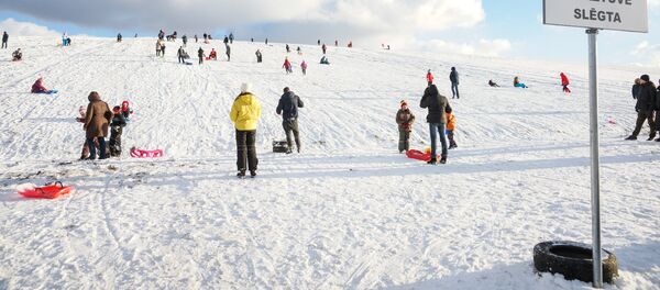 На месте бывшей свалки на улице Деглава в Риге открылась горка, которая в народе получила название кепка Ушакова - Sputnik Latvija