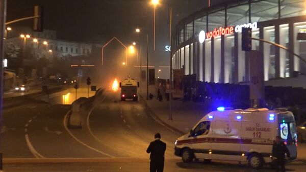 Двойной теракт произошел в центральном районе Стамбула. Кадры с места ЧП - Sputnik Латвия