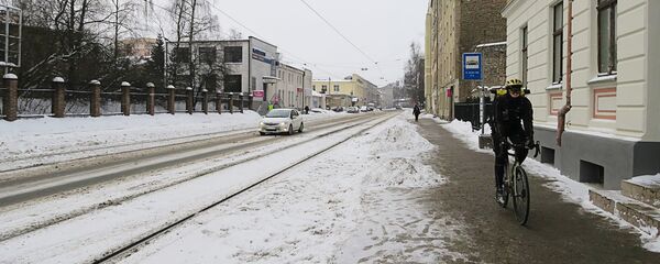 Трамвайная остановка в Риге - Sputnik Латвия