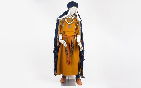 Археологический ливский женский костюм - Sputnik Латвия