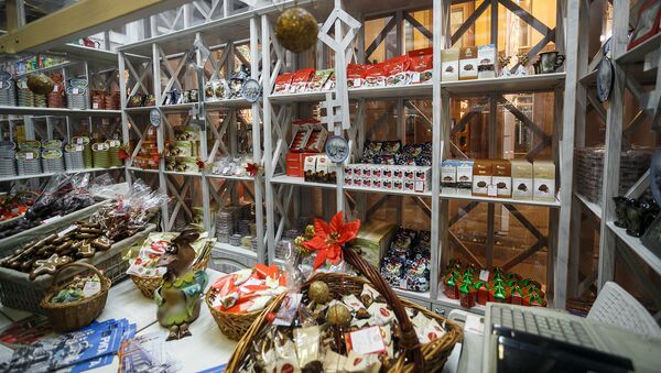 Latvijas tirdzniecības namiņi festivālā Ceļojums Ziemassvētkos - Sputnik Latvija