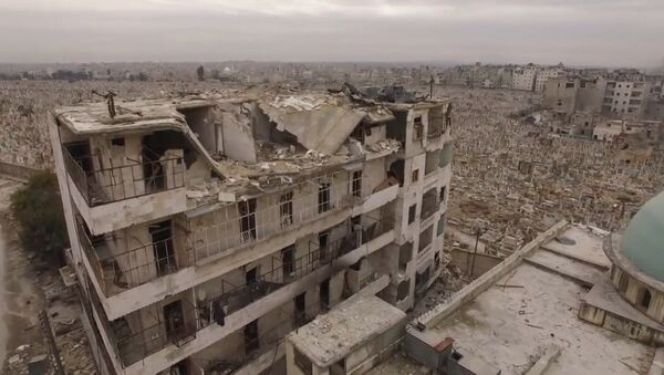 Spoku pilsēta: Sīrijas Alepo pēc kaujinieku izvešanas - Sputnik Latvija