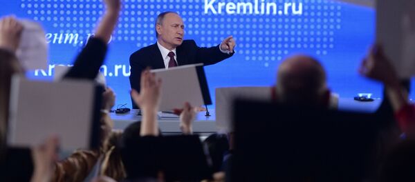 Двенадцатая ежегодная большая пресс-конференция президента РФ Владимира Путина - Sputnik Латвия