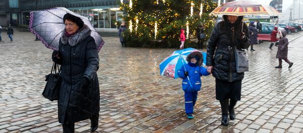 Дождливая зимняя погода в Риге Дождливая зимняя погода в Риге - Sputnik Латвия