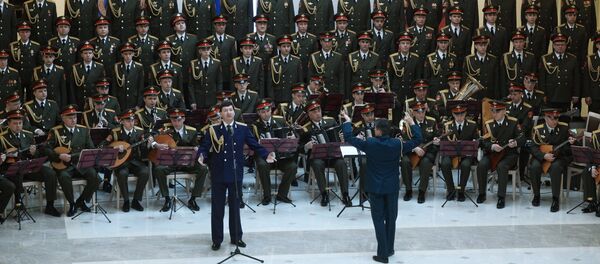 Академический Ансамбль песни и пляски Российской Армии имени А.В. Александрова выступает в Совете Федерации РФ - Sputnik Латвия