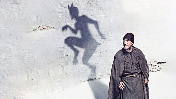 Плакат фильма Александра Досталя Монах и бес - Sputnik Латвия