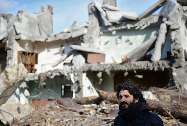 Режиссёр Сарик Андреасян во время съемок своего фильма Землетрясение в Москве - Sputnik Латвия