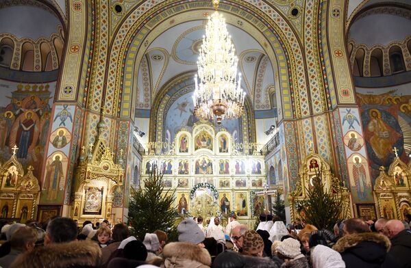Праздничное богослужение в кафедральном соборе Рождества Христова - Sputnik Латвия