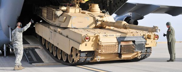 Выгрузка танка Абрамс Выгрузка танка Абрамс - Sputnik Latvija