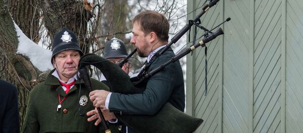 Парад Шерлоков Холмсов в день рождения Конан Дойля - Sputnik Латвия