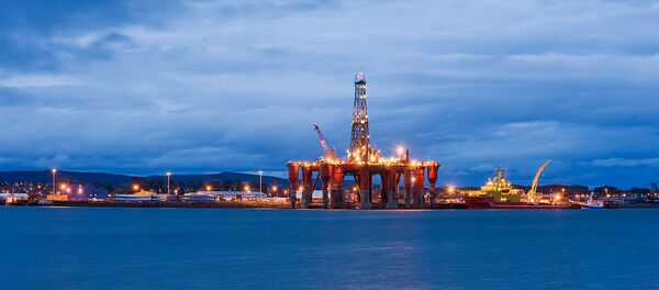 Нефтяные вышки в Северном море Нефтяные вышки в Северном море - Sputnik Latvija