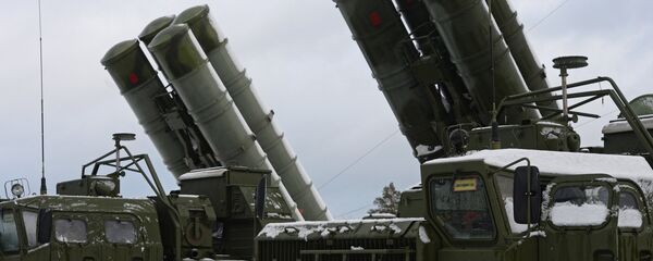 ЗРС С-400 Триумф заступила на боевое дежурство - Sputnik Латвия