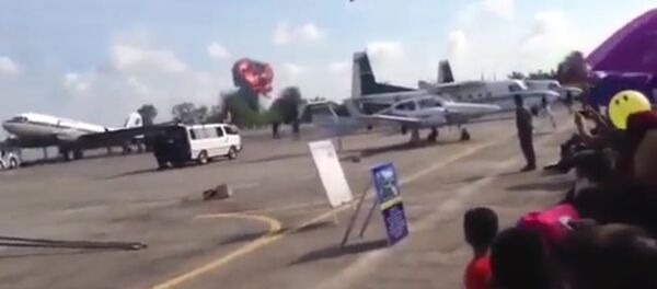 Истребитель разбился во время авиашоу в Таиланде Истребитель разбился во время авиашоу в Таиланде - Sputnik Латвия