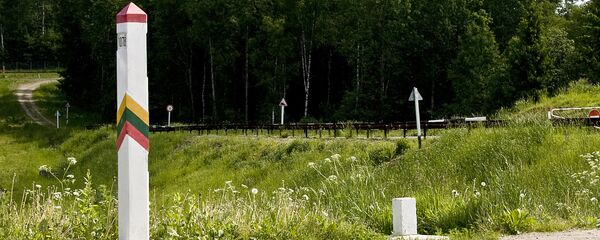 Литовский пограничный столб Литовский пограничный столб - Sputnik Latvija